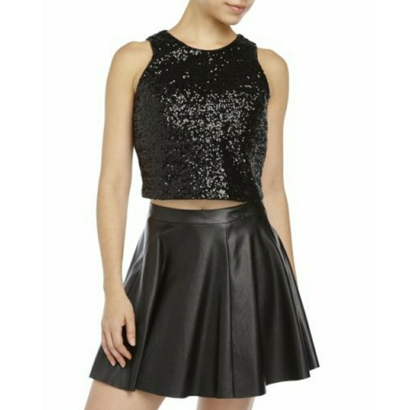 Ivanka Trump Tops - NWT Ivanka Trump Black Sequin Crop Top